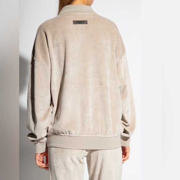 FEAR OF GOD ESSENTIALS Women’s Velour Sweatshirt - Picture 3 of 8